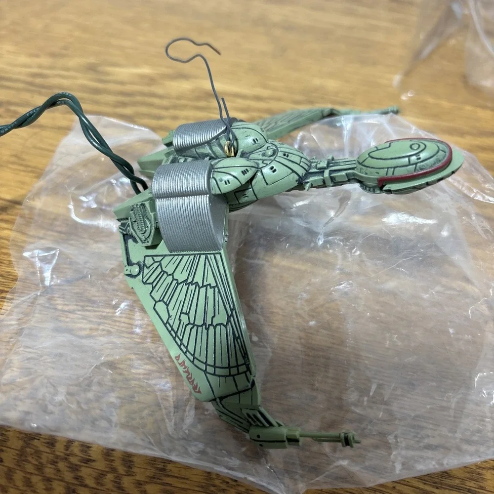 Star Trek The  Klingon Bird of Prey Hallmark Keepsake Ornament 1994